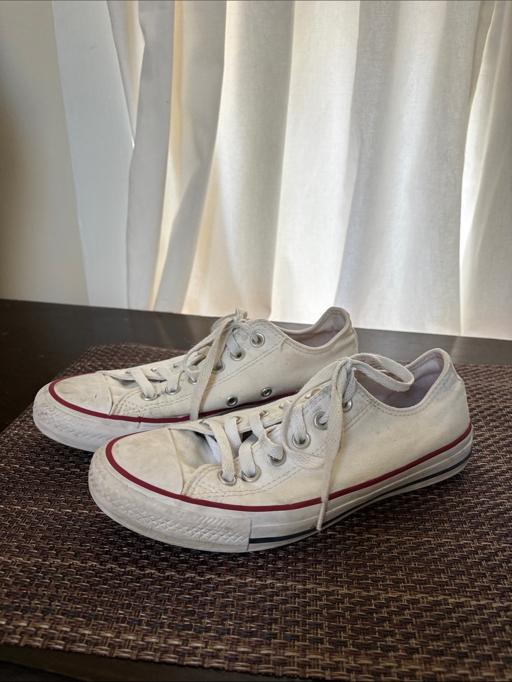 Converse Low-Top Sneakers in White with Red Stripe